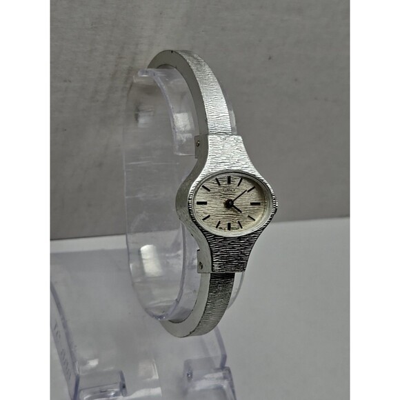 Vintage Timex Womens Textured Aluminum Manual Wind Silver Watch Cuff Unique main image 6